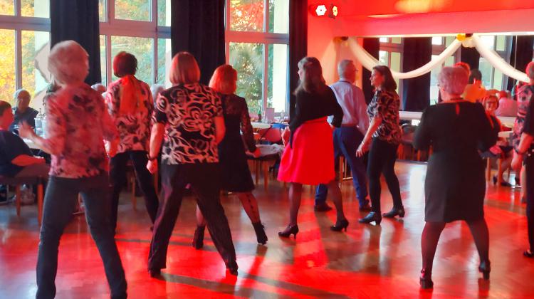 2025-10_Tanzparty Mai (1).jpg